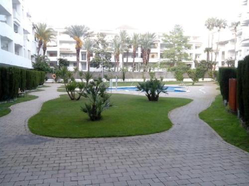 Apartment Wohnung mit privatem Garten am Strand by Interhome