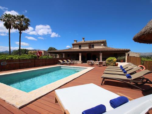 Holiday Home Große Villa auf dem Lande in der Nähe von Pollensa- by Interhome