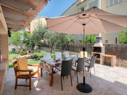 Holiday Home Stilvolle Villa mit Terrasse und Nähe zum Strand by Interhome