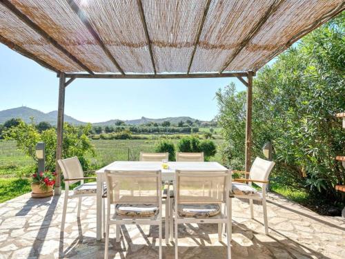 Holiday Home Finca mit Garten- Grill und Terrasse by Interhome