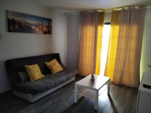 Apartment AGUAZUL 202 by Interhome