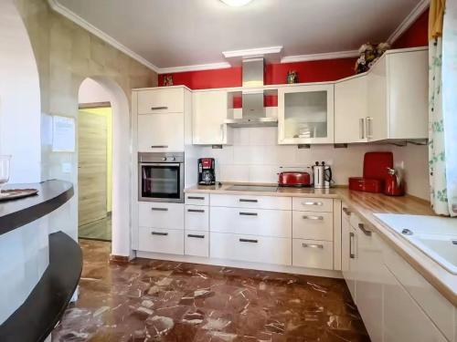 Holiday Home Bezaubernde Villa by Interhome