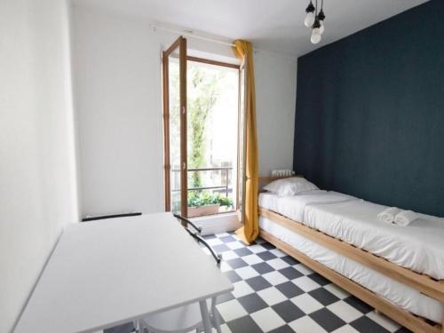 Apartment Zimmer mit Badezimmer by Interhome
