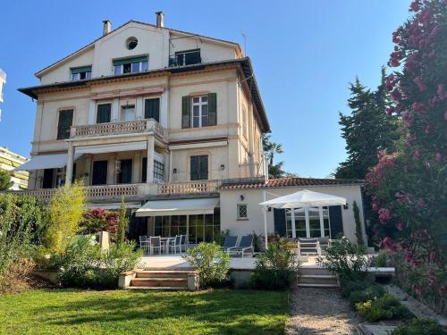 Elegant 3-BR Cannes Garden Condo - 5 Min Walk to Beach - behind Martinez