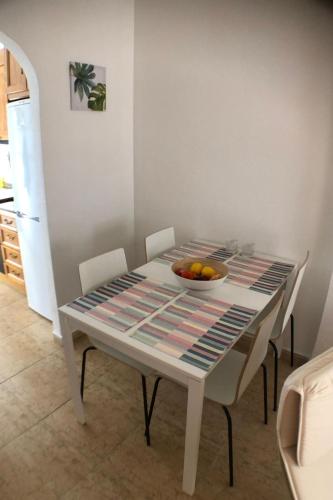 Apartment Hübsche Erdgeschosswohnung mit großem Garten by Interhome