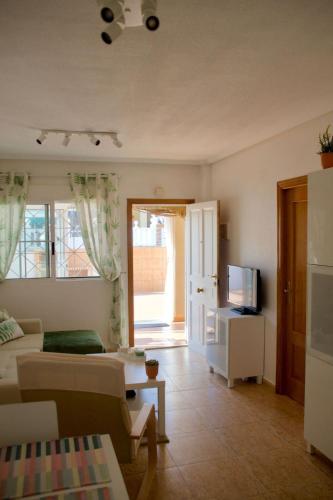 Apartment Hübsche Erdgeschosswohnung mit großem Garten by Interhome