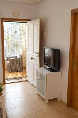 Apartment Appartement mit Dachterrasse und Balkon plus Gemeinschaftspool- in der Nähe von by Interhome