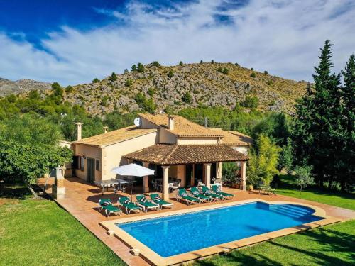Holiday Home Schöne Villa für 8 Personen in der Nähe von Pollença by Interhome