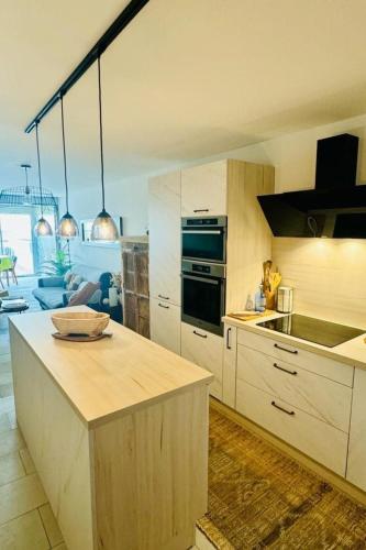 Apartment Wunderschöne renovierte Wohnung mit vollem Meerb by Interhome