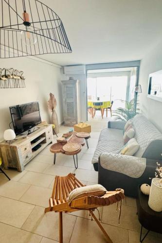 Apartment Wunderschöne renovierte Wohnung mit vollem Meerb by Interhome