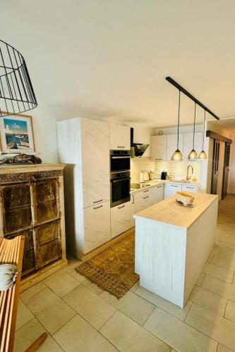 Apartment Wunderschöne renovierte Wohnung mit vollem Meerb by Interhome
