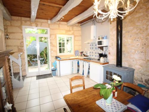 Holiday Home Haus freistehend Sonne Bett 160cm Patio billig by Interhome