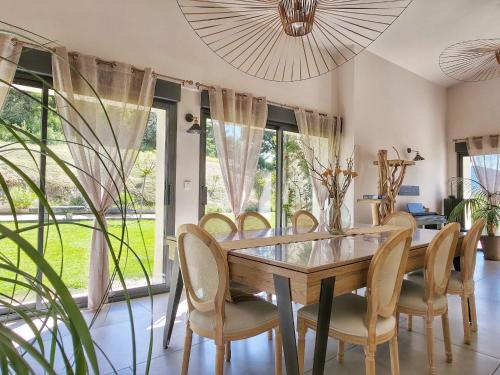 Holiday Home Bauernhaus aus Stein mit schöner Aussicht Mas de Lysis - by Interhome