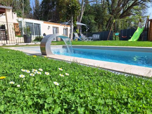 Apartment Valentins Gîte Moulin de Tartay in Avignon by Interhome