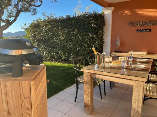 Apartment Domaine Sainte-Maxime Park -Grand T2 by Interhome