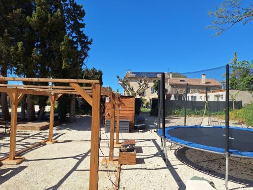 Apartment Leonie's Gîte Moulin de Tartay in Avignon by Interhome