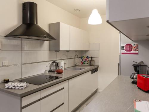 Apartment mit zwei Garagenstellplätzen by Interhome
