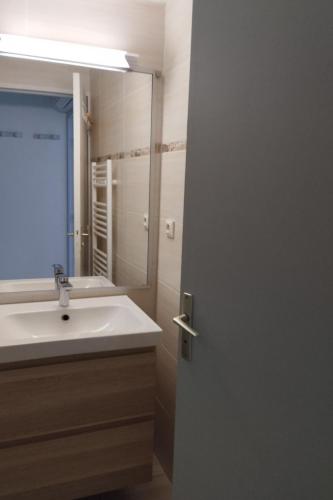 Apartment Moderne Ferienwohnung mit Meerblick by Interhome
