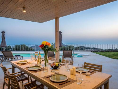 Holiday Home Aloni-Villa by Interhome
