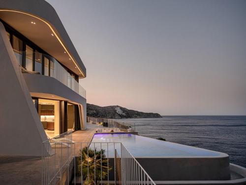 Holiday Home Meltemi Villa Kreta by Interhome