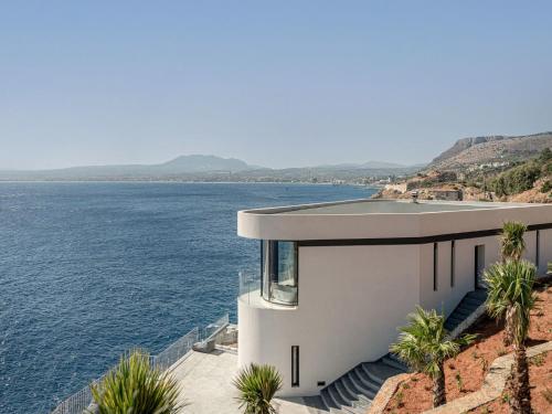 Holiday Home Meltemi Villa Kreta by Interhome