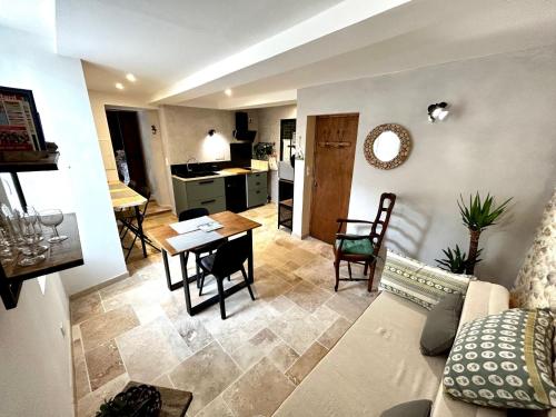 Apartment Wohnung mit Kamin by Interhome