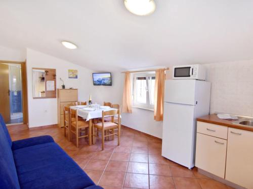 Apartment ALEX 2 KAT by Interhome