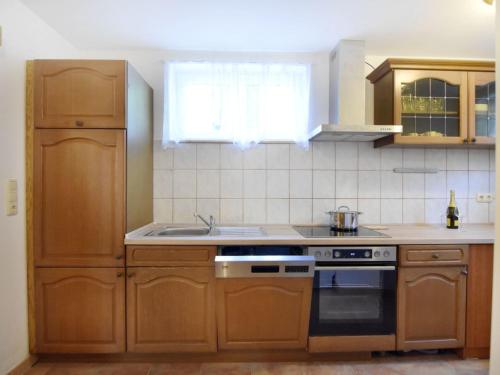 Apartment Geräumige Kellerwohnung in der Nähe von Umag by Interhome