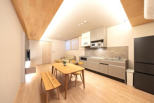 Yugen No Uta-Modern Home near Takayama Old Town, Free Parking, 5-min Walk to Miyagawa Market