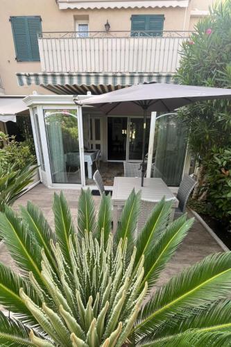 Apartment Côte d'Azur in Port Fréjus Rez de Jardin 65m2 by Interhome