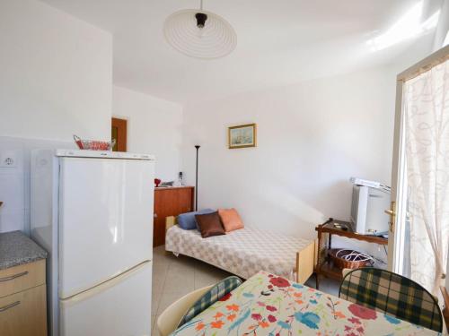 Apartment Wohnung Vinka 3 mit Balkon by Interhome