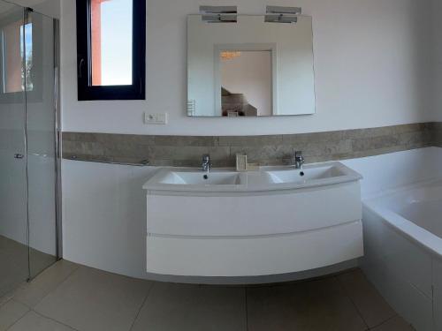 Holiday Home Villa Santa Giulia in Porto-Vecchio by Interhome