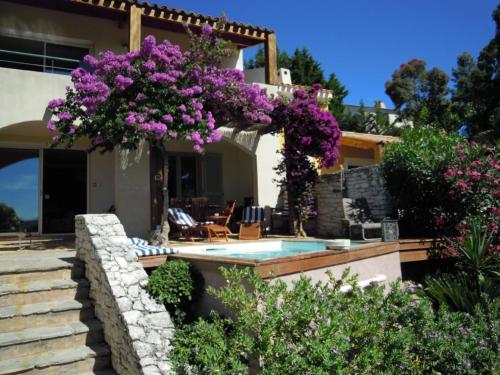 Apartment Pont de bateau- Meerblick mit privatem Pool by Interhome