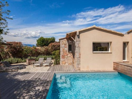 Holiday Home Luxuriöse Schäferei 2km vom Strand von Santa Giulia entfernt by Interhome