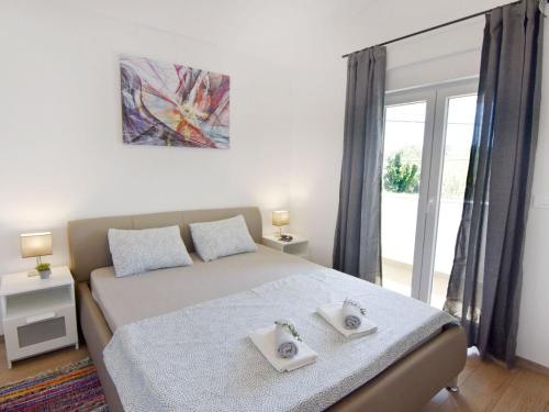 Apartment Apartment 2 in einer neuen Villa mit Pool in ruhiger Lage by Interhome