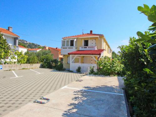 Apartment Wohnung in Baška mit Eigenem Balkon by Interhome