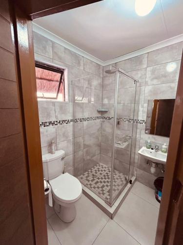 Pula Zone Chalets tesisinde bir banyo