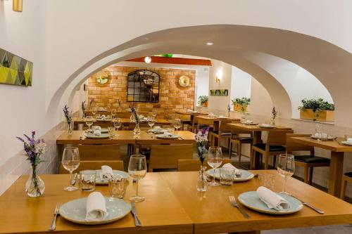 Εστιατόριο ή άλλο μέρος για φαγητό στο Hotel Meninas - Boutique Opera