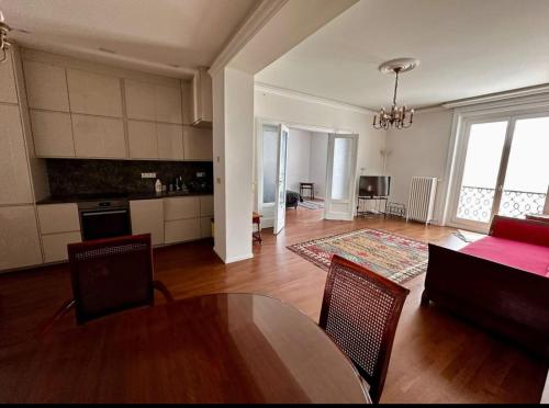 Astoria - city center new confortable apartment