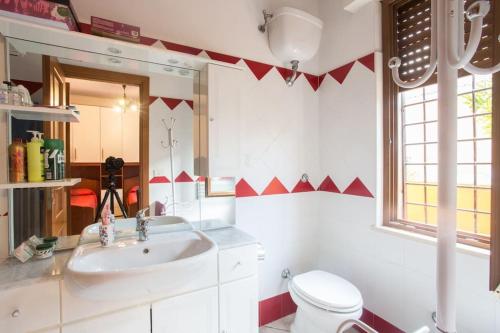 A bathroom at Annie's Home