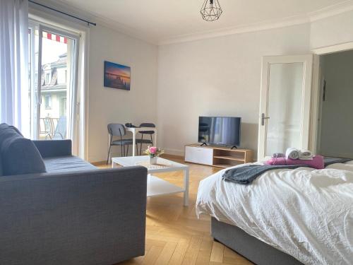 Cozy studio close to city center and train station