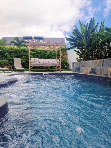 Piscina a Leu Calyptus o a prop