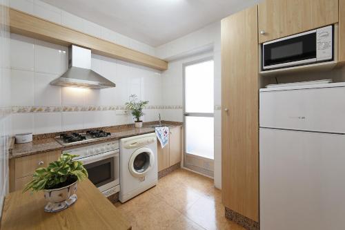 Η κουζίνα ή μικρή κουζίνα στο Apartamento Guardamar de la Safor