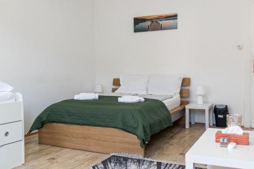 Economical 3-Bedroom Apartment Near Danube & Millennium , Long Stay