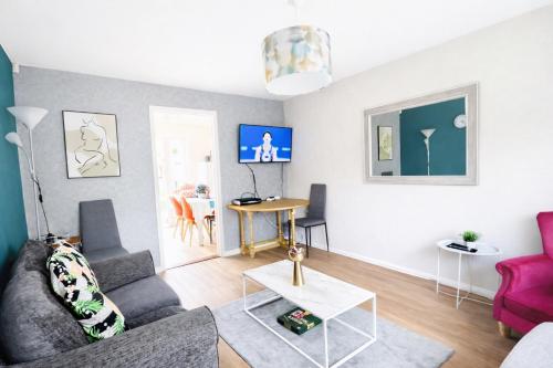 Gallery image of Canterbury 3BR with Driveway in secure area in Kent