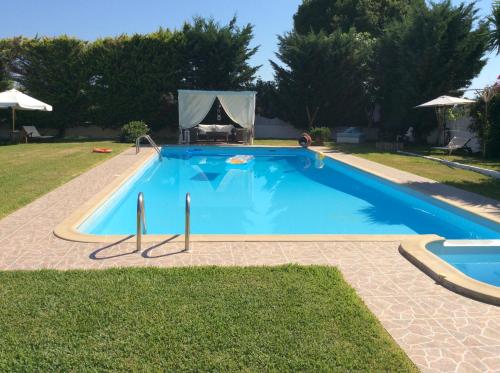 Πισίνα στο ή κοντά στο Dimeon Villa