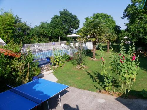 Farmhouse sleeps 12 with 10m private Pool