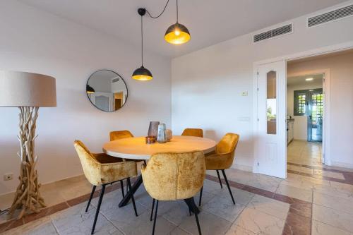 Cozy living space near scenic golf greens!