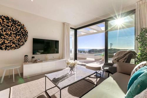 Duplex Penthouse with Sea Views, Steps to Golf