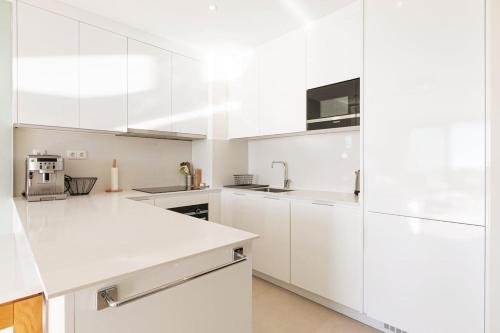 Duplex Penthouse with Sea Views, Steps to Golf